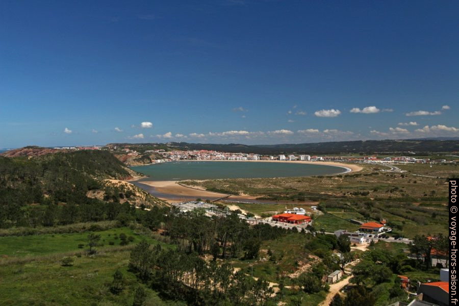 Baie de São Martinho do Porto vue du sud-ouest. Photo © André M. Winter