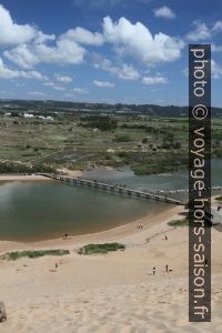 Praia de Salir do Porto dans l'embouchure du Rio Tornada. Photo © Alex Medwedeff