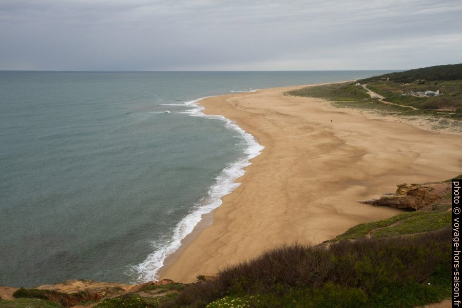 Praia do Norte par mer calme. Photo © André M. Winter