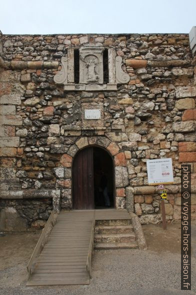 Entrée du Forte de São Miguel Arcanjo. Photo © Alex Medwedeff