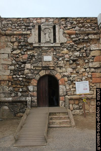 Entrée du Forte de São Miguel Arcanjo. Photo © Alex Medwedeff