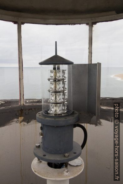 Lampe à LEDs et lentilles du phare de Nazaré. Photo © André M. Winter