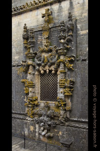 Janela do Capítulo no Convento de Cristo. Photo © André M. Winter