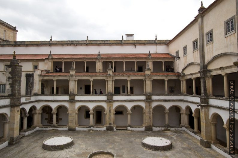 Claustro da Hospedaria. Photo © André M. Winter