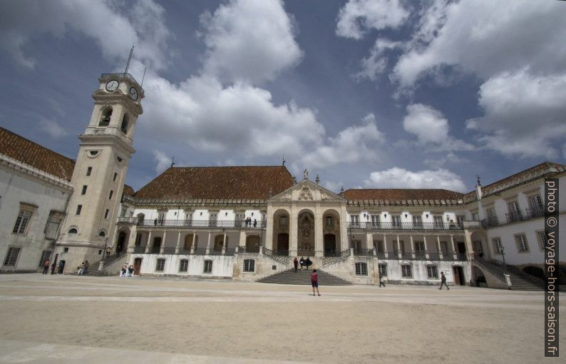 Côté représentatif du Pátio das Escolas. Photo © André M. Winter