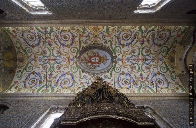 Voûte peinte de la Capela de São Miguel. Photo © André M. Winter