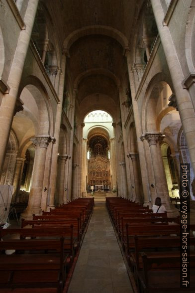 Nef de la Cathédrale Velha de Coimbra. Photo © André M. Winter