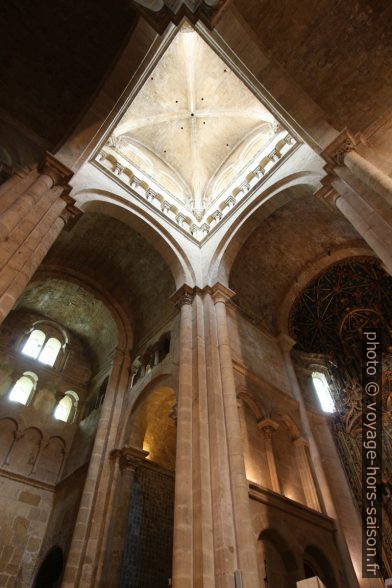 Croisée du transept de la Sé Velha de Coimbra. Photo © André M. Winter