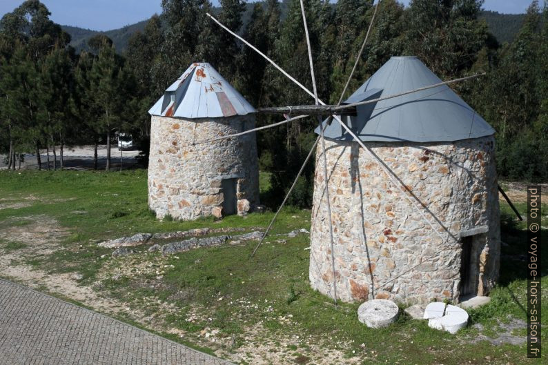 Deux des moulins de Moinhos de Gavinhos. Photo © André M. Winter