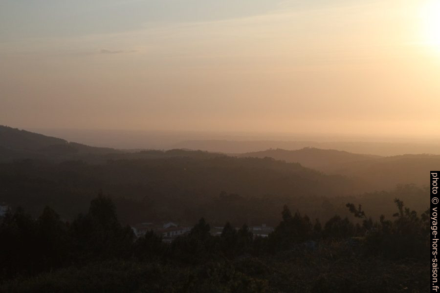 Coucher du soleil dans la plaine du Rio Mondego. Photo © Alex Medwedeff