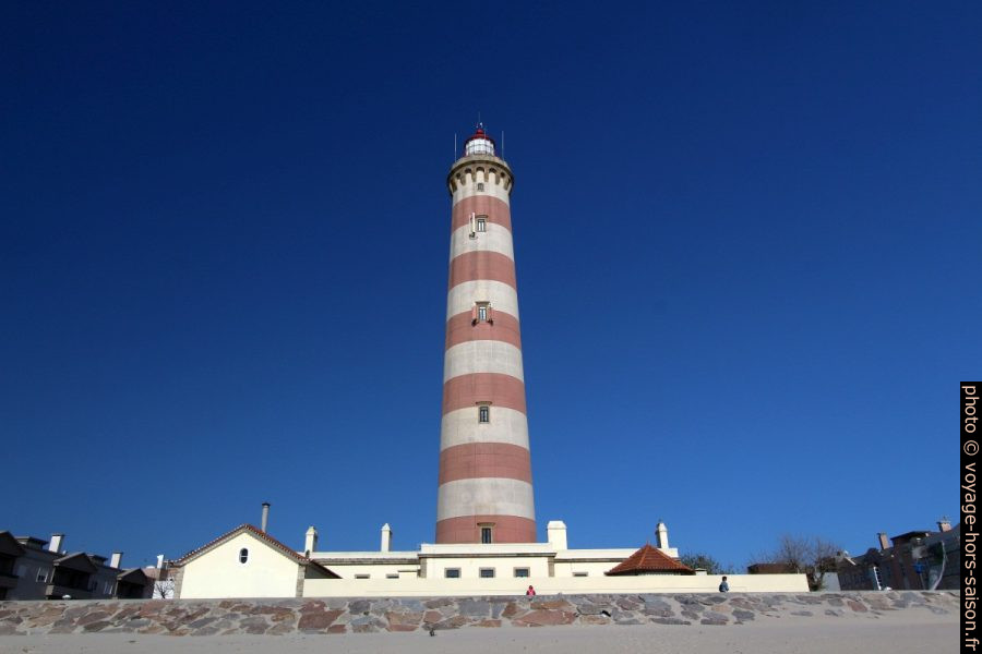 Phare d'Aveiro vu de face. Photo © André M. Winter