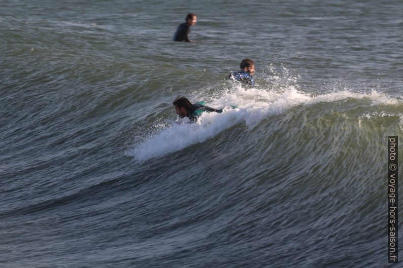 Élancement d'un surfeur. Photo © André M. Winter