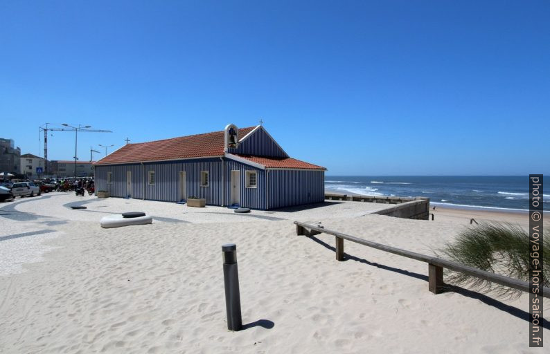 Chapelle de la plage de Mira. Photo © André M. Winter