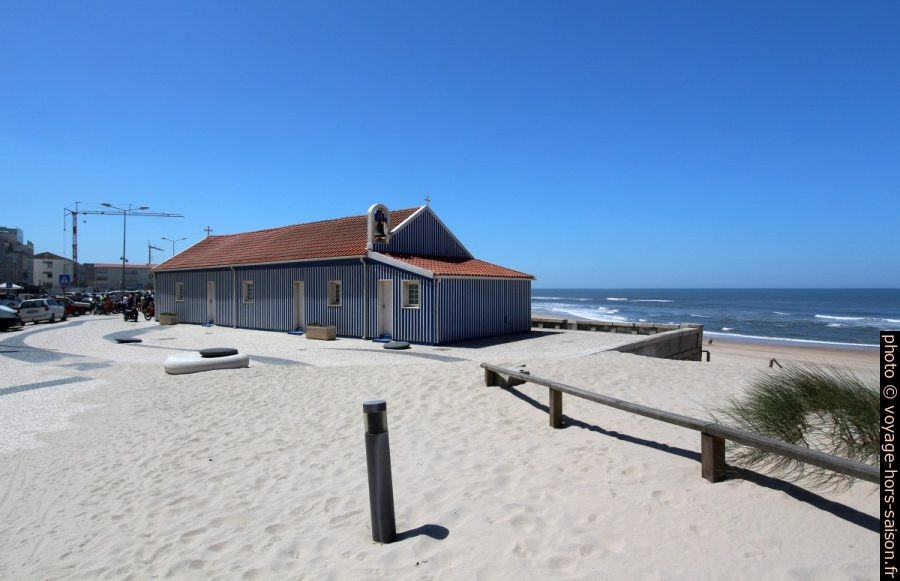 Chapelle de la plage de Mira. Photo © André M. Winter