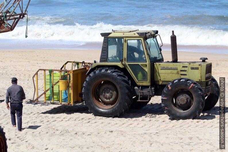 Tracteur Hürlimann H-5110 sur la Praia de Mira. Photo © André M. Winter