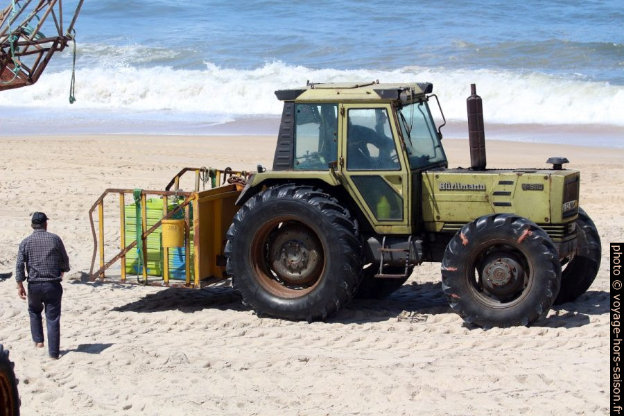 Tracteur Hürlimann H-5110 sur la Praia de Mira. Photo © André M. Winter