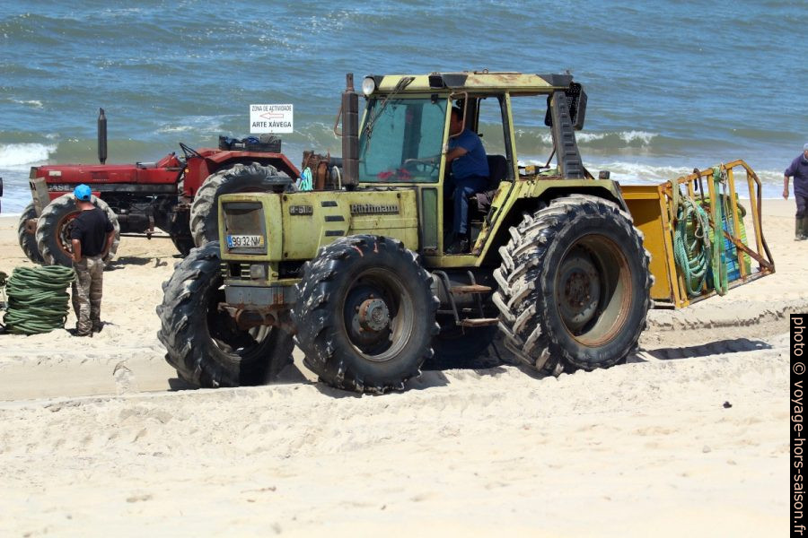 Tracteur Hürlimann H-5110 sur la Praia de Mira. Photo © André M. Winter
