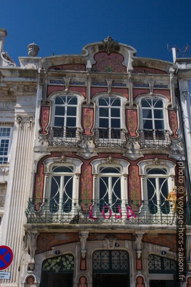 Casa da Cooperativa Agrícola em Aveiro. Photo © Alex Medwedeff