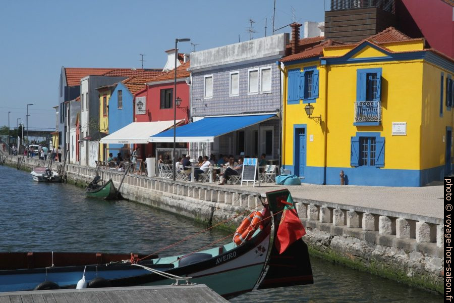 Anciens entrepôts de sel du Canal de São Roque. Photo © Alex Medwedeff