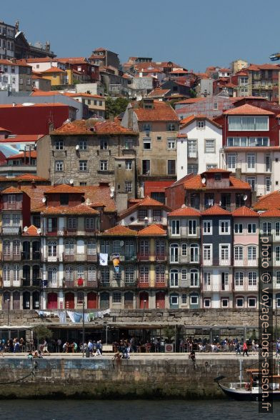 Maisons du Cais da Ribeira. Photo © André M. Winter