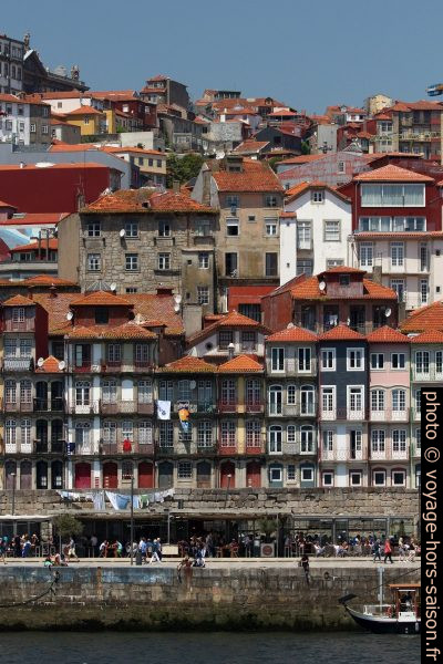 Maisons du Cais da Ribeira. Photo © André M. Winter