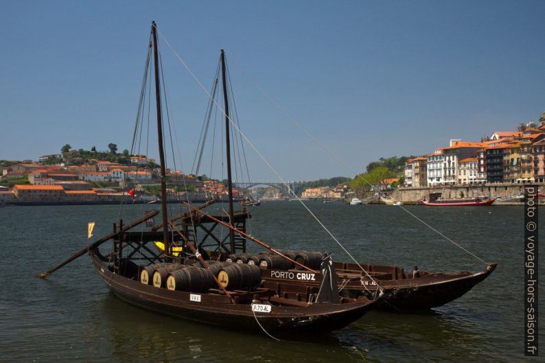 Deux rabelos sur le Douro. Photo © Alex Medwedeff