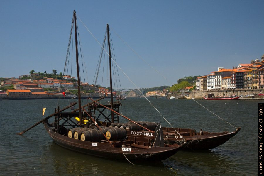 Deux rabelos sur le Douro. Photo © Alex Medwedeff
