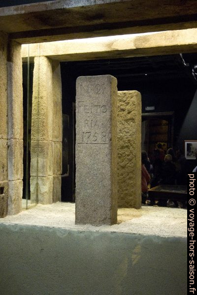Borne de délimitation d'un domaine viticole de 1758. Photo © André M. Winter