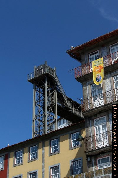 Ascensor da Lada. Photo © André M. Winter