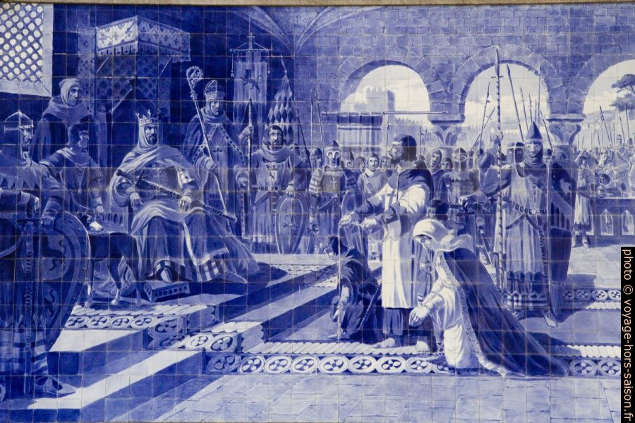 Azulejo Egas Moniz o Aio se présente au roi de León avec sa famille. Photo © Alex Medwedeff