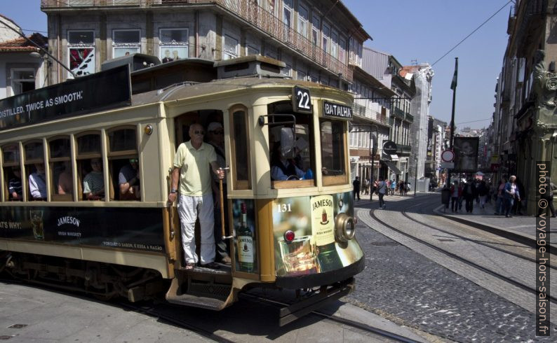 Tram n°22 avec destination Batalha. Photo © André M. Winter