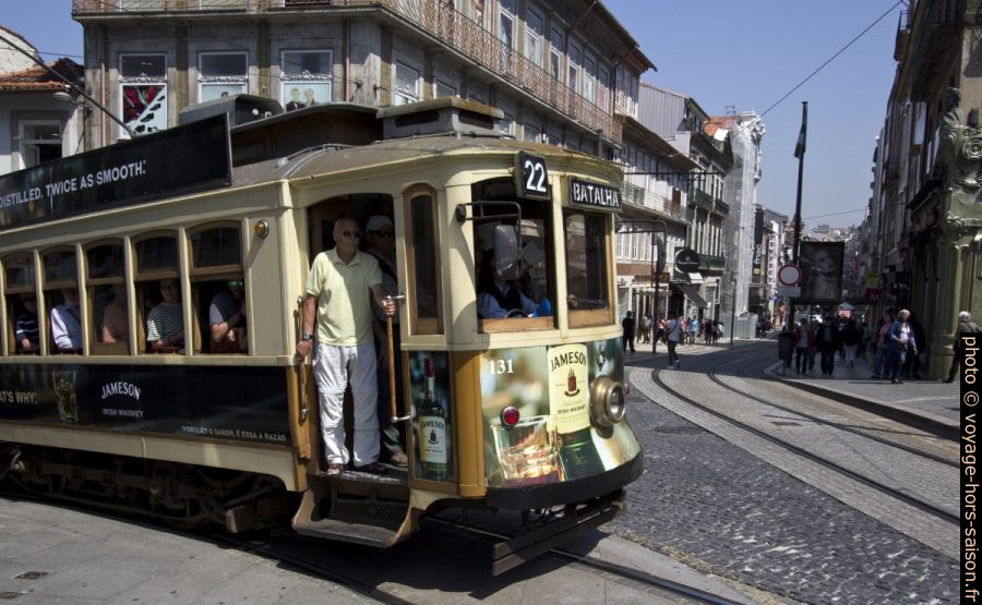 Tram n°22 avec destination Batalha. Photo © André M. Winter