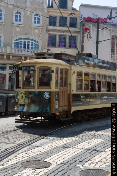 Tram n° 22 avec destination Batalha. Photo © André M. Winter