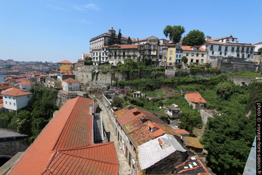 Paço Episcopal do Porto e Rua da Srª das Verdades. Photo © André M. Winter