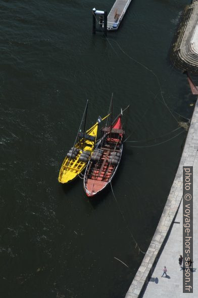 Deux barcos rabelos publicitaires. Photo © Alex Medwedeff