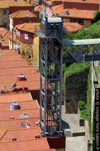 Ascensor da Lada. Photo © André M. Winter
