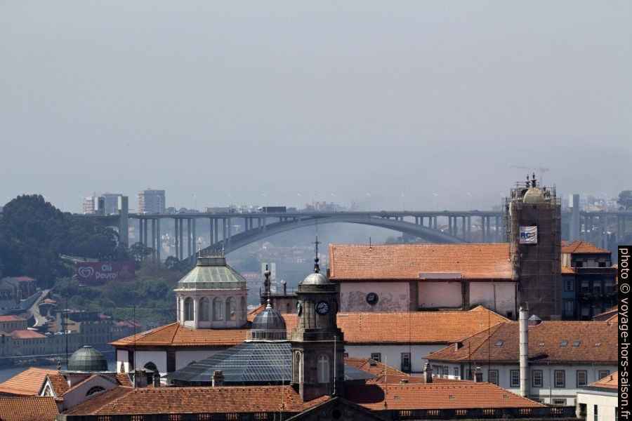 Ponte da Arrábida. Photo © André M. Winter
