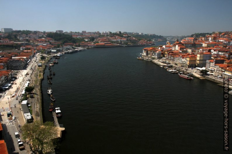 Le Douro vu du Pont Luí­s I. Photo © Alex Medwedeff