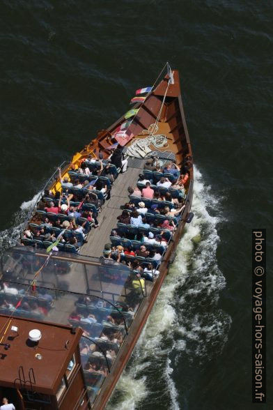 Le charme limité d'un rabelo navette touristque. Photo © André M. Winter