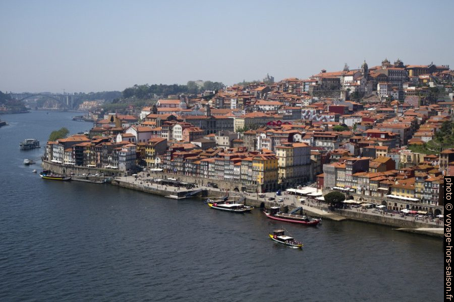 Centre-ville historique de Porto vu de Vila Nova de Gaia. Photo © Alex Medwedeff