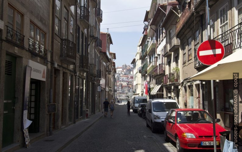 Rua Cândido dos Reis. Photo © André M. Winter