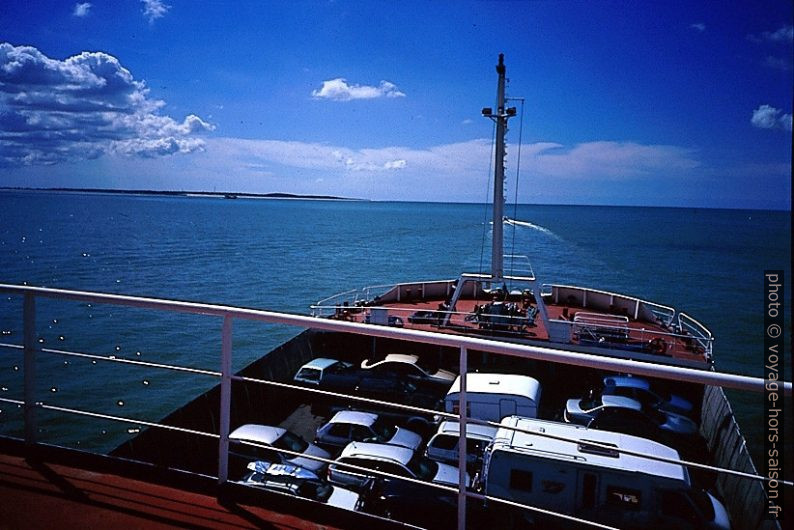 Sur un ferry de l'estuaire de la Gironde en 2001. Photo © André M. Winter