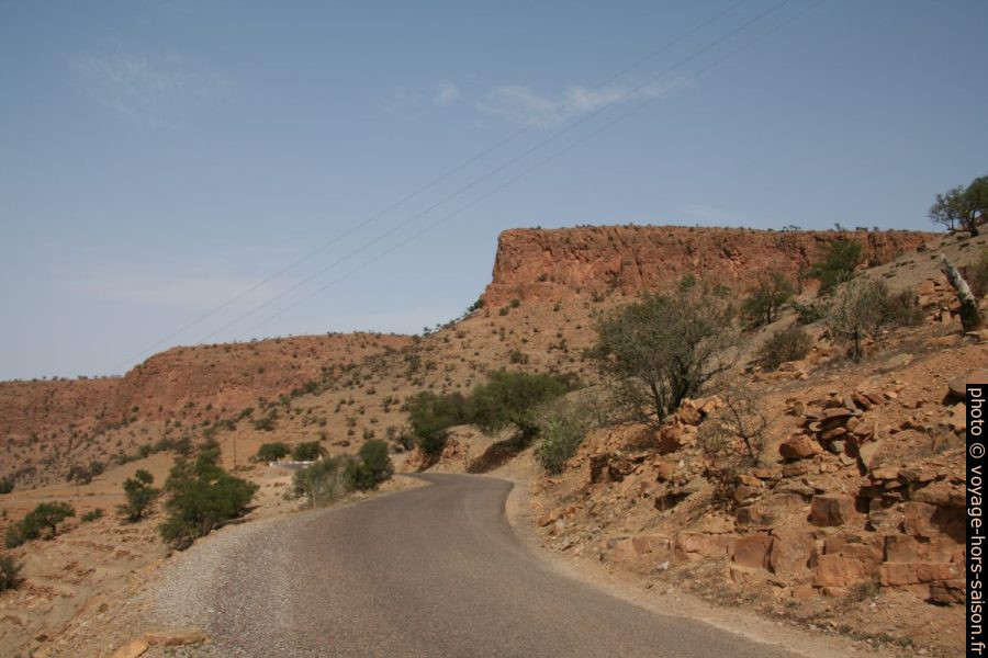 La route R105 à la hauteur d'Aït Baha. Photo © André M. Winter