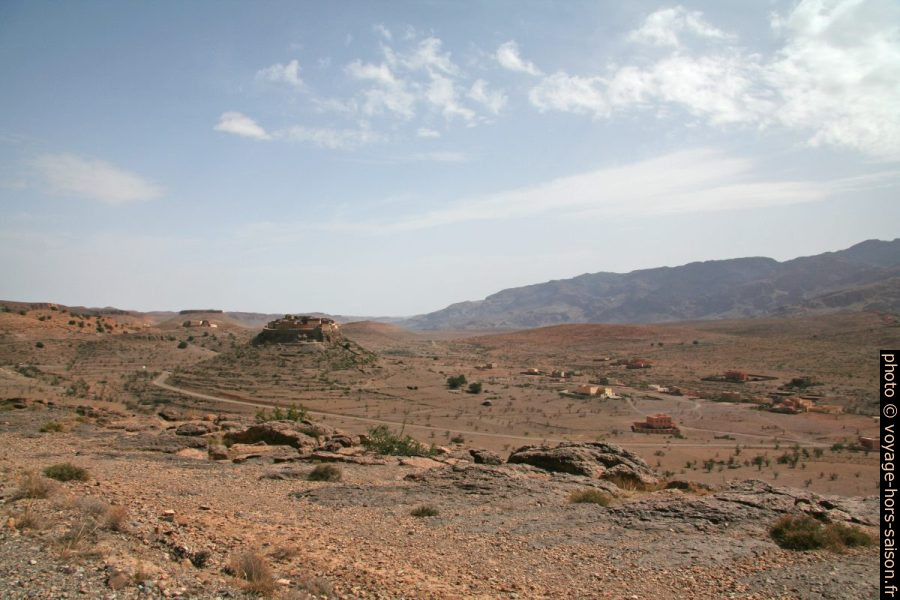 Agadir Tizrgane et le le plateau d'Aït Baha. Photo © André M. Winter