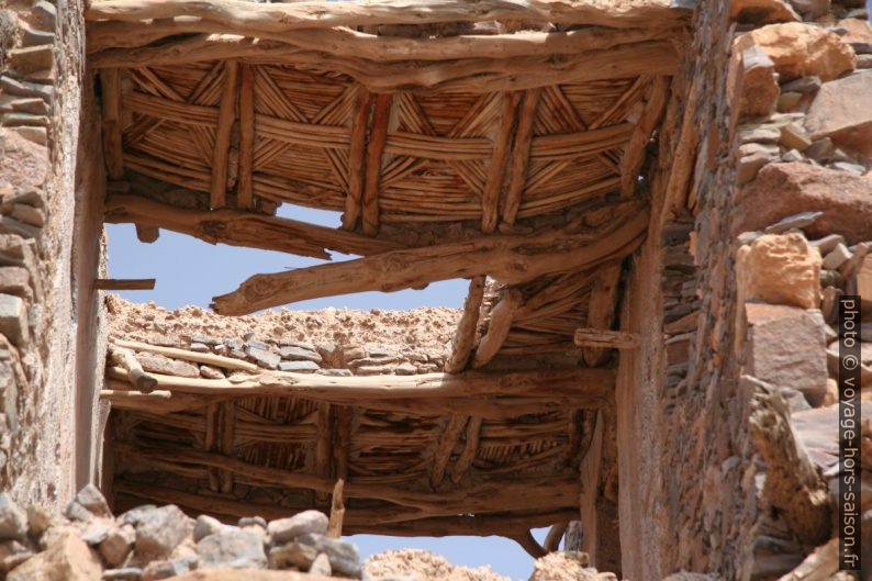 Construction de plafonds traditionnels berbère. Photo © André M. Winter