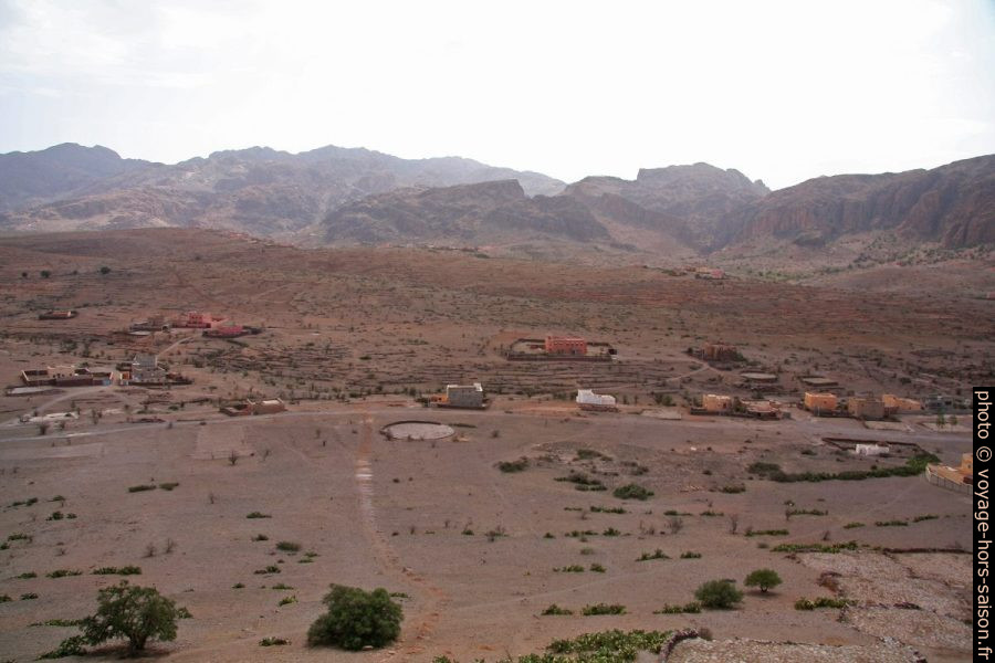 La plaine au sud-ouest de l'Agadir Tizrgane. Photo © André M. Winter