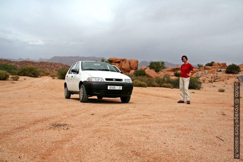 Les rochers peints accessibles en Fiat Palio. Photo © André M. Winter