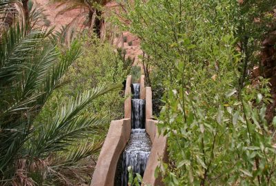 Canal d'irrigation à Aït Mansour. Photo © Alex Medwedeff