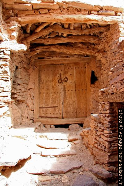 Une porte dans l'agadir de Tasguent. Photo © Alex Medwedeff