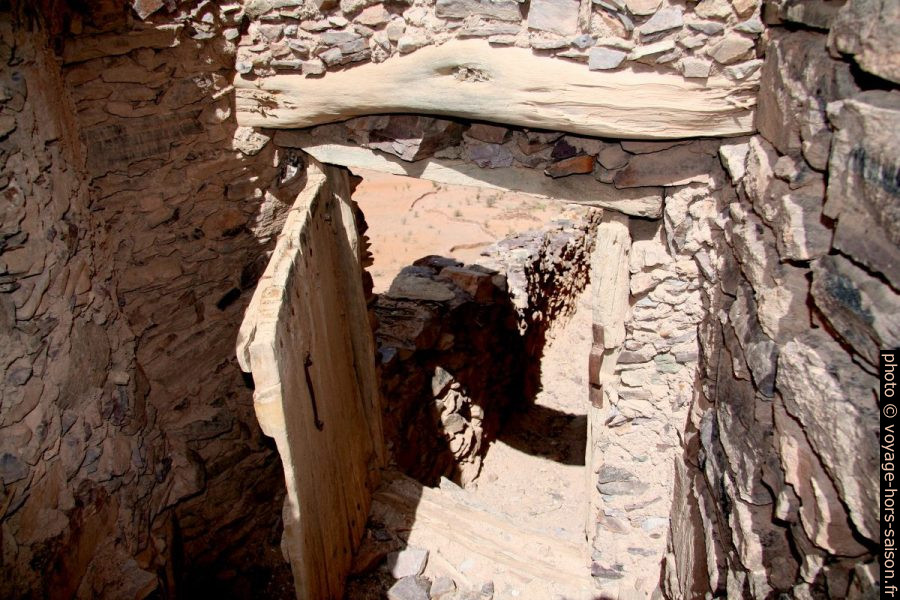 Porte du chemin de ronde de l'agadir de Tasguent. Photo © André M. Winter